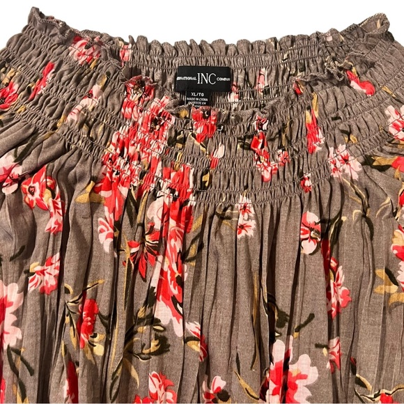 NWT Women’s INC International Company pretty floral top (Size XL) - Picture 3 of 4